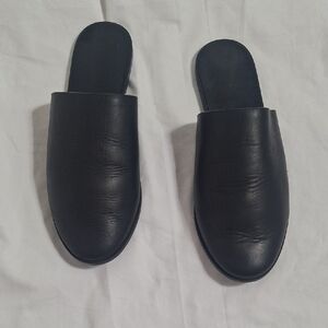 TKEES Wome's Black Leather Sandals Size 7